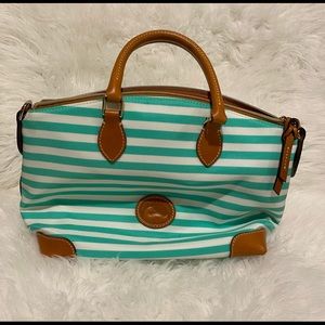 🦆Dooney & Bourke Green Stripe Bag
